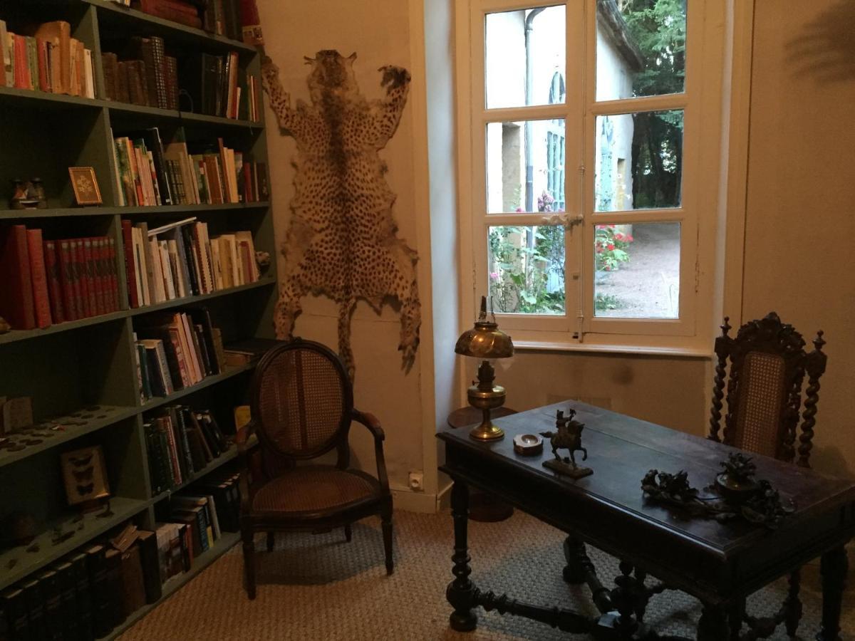La Maison Des Peres Charolles Bagian luar foto